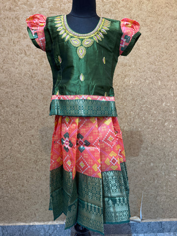 Green and peach pavadai sattai