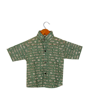 Fish green printed casual shirt for boys