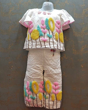 White  co-ard set embossed woven design
