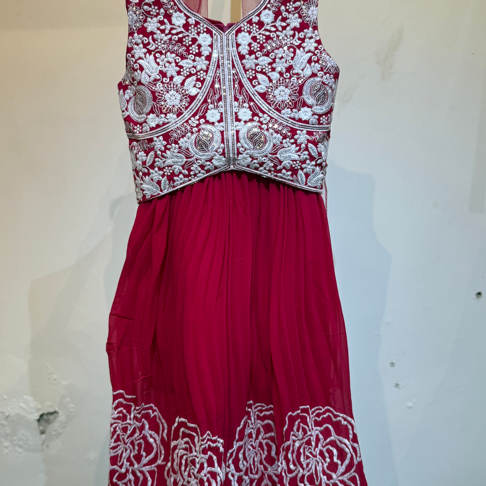 Reddish Pink Embroidered choli in bold flower pattern